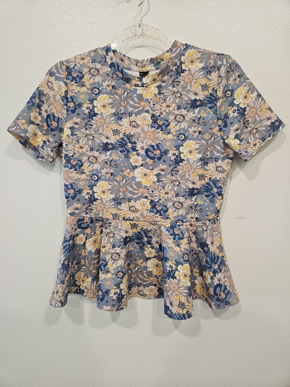 SHEIN Blue Floral Peplum Short Sleeve Top